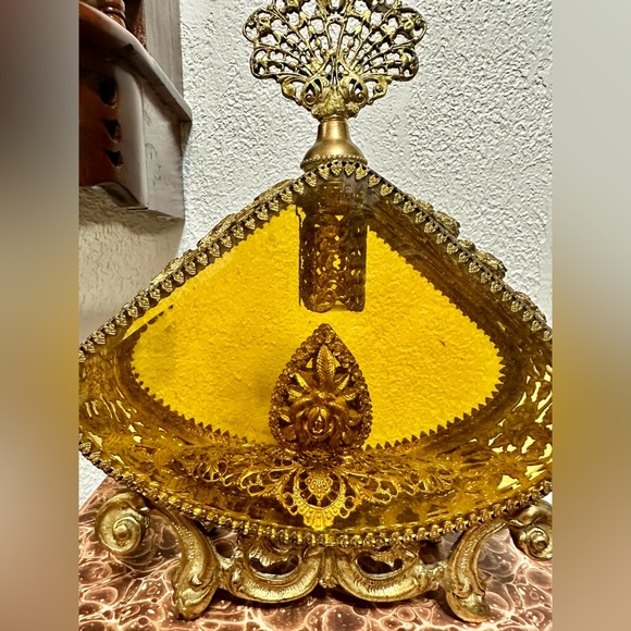 Vanity gold Ormolu gilded perfume bottle, perfect condition - Picture 3 of 6